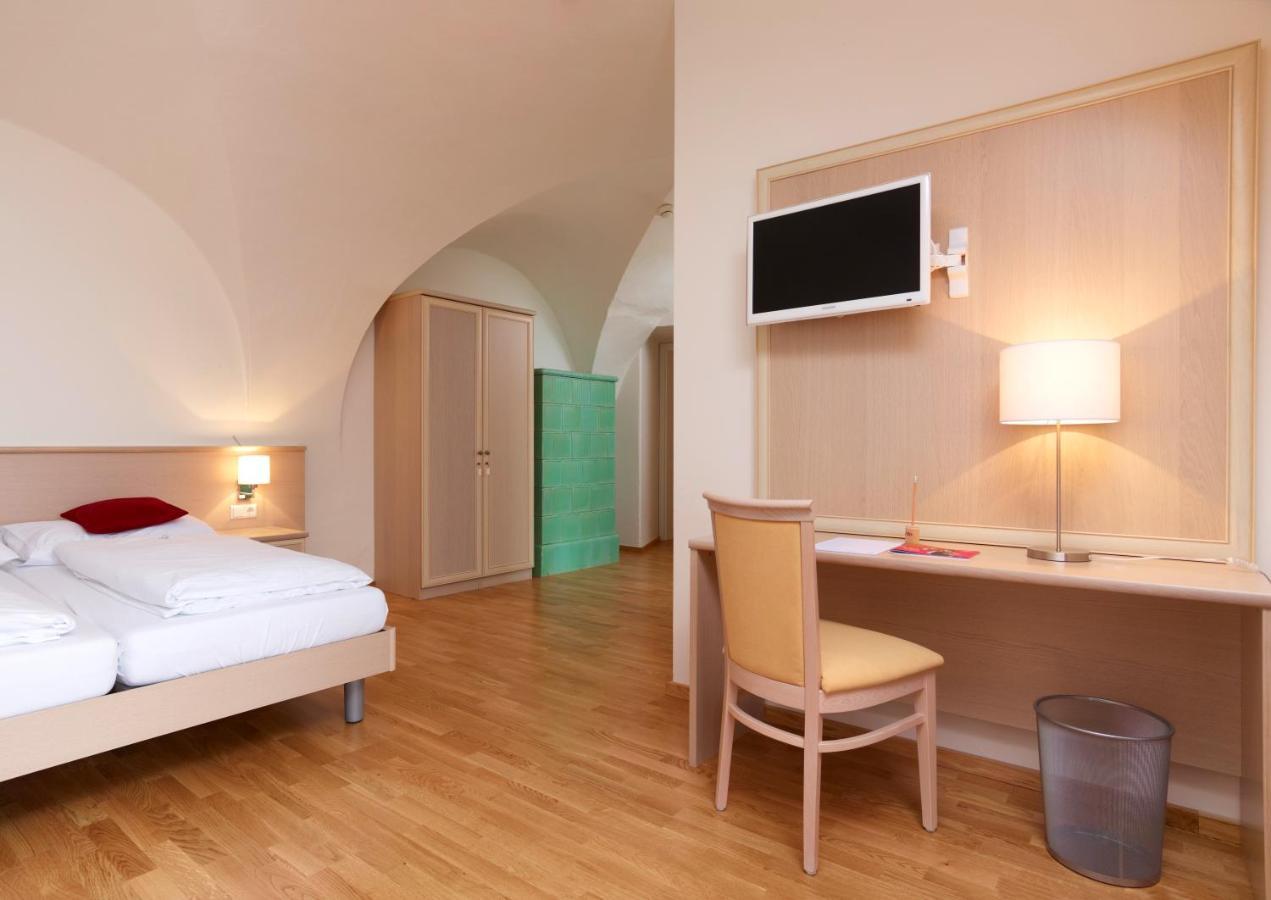 Cma Stift Ossiach Hotel Exterior photo